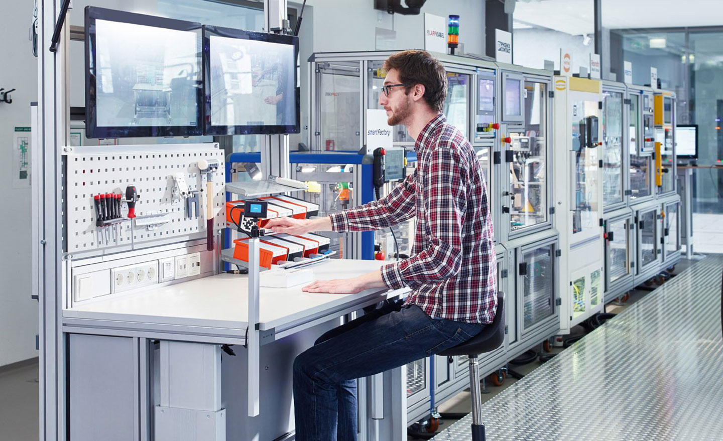 “Industry 4.0” manual workplace – real time assistance for the operator by using augmented reality-based instructions