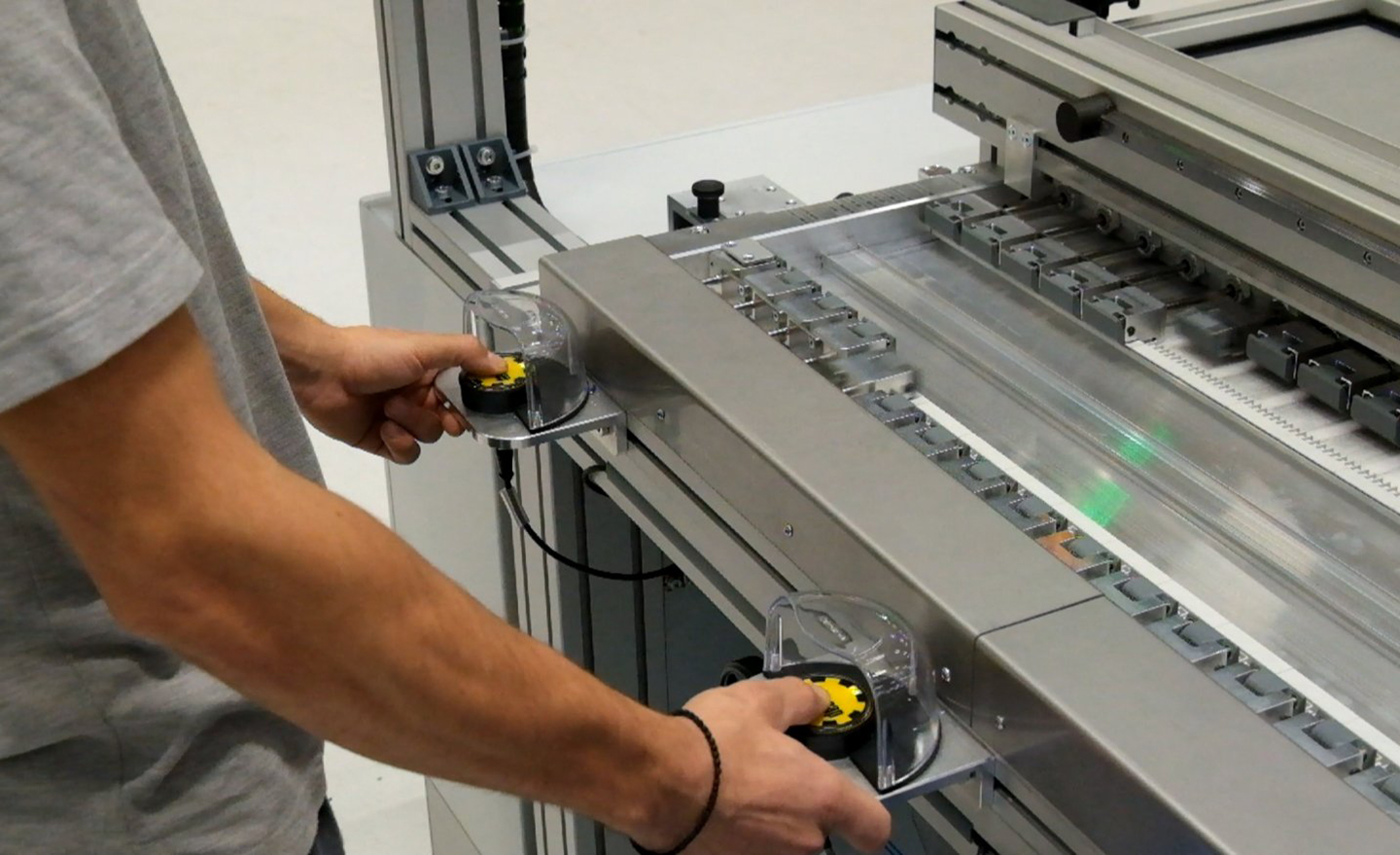 [Translate to English:] Zwei-Hand-Taster